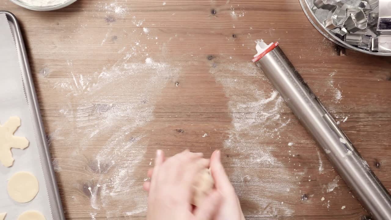 산타를 위해 크리스마스 설탕 쿠키를 구워요