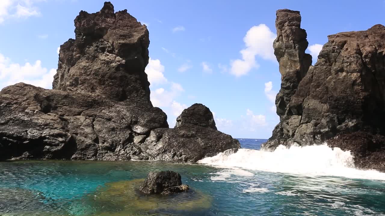 st에 침입하는 파도