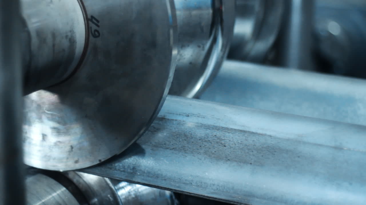 tecnología de fabricación de productos de acero laminados en frío. máquina de doblar automática