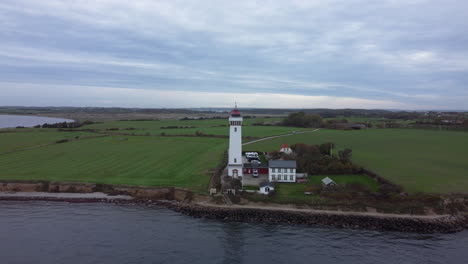 pequeña isla con hermosa naturaleza