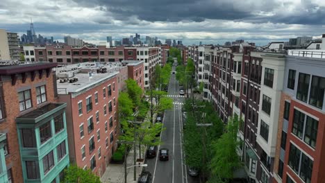 nubes de tormenta siniestras sobre nueva york