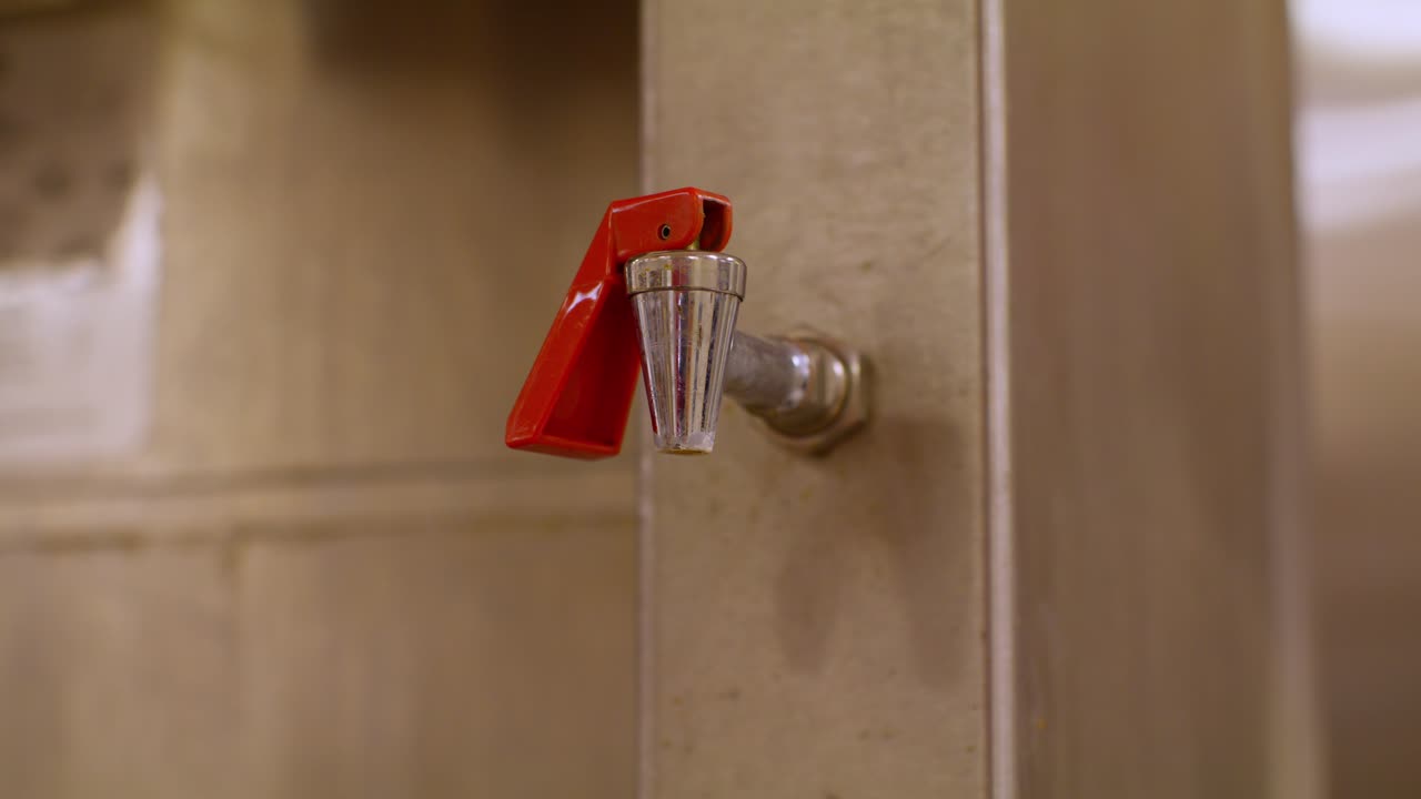 Fountain top with close up stable video.