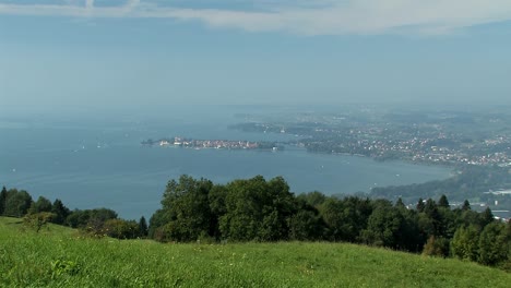 Tiro-Largo-O-Panorámico-Desde-Pfänder-En-El-Lago-De-Constanza-Hacia-Lindau,-Alemania