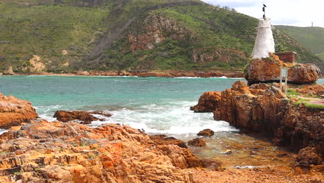 Panoramic-views-of-one-of-the-most-dangerous-crossings-in-the-world,-the-Knysna-Heads-from-Fountain-head