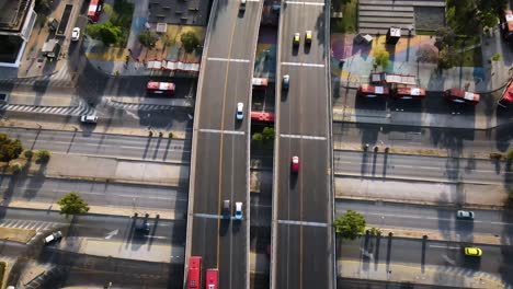 toma aérea de avenida apoquindo en santiago de chile, antena uhd 4k