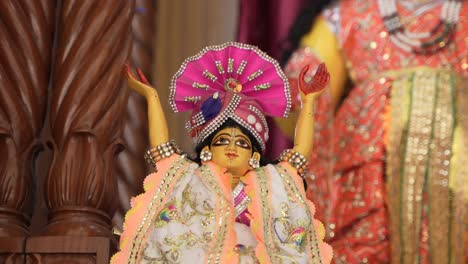 un ídolo del señor chaitanya mahaprabhu