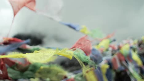 enfoque más nítido de las banderas de oración