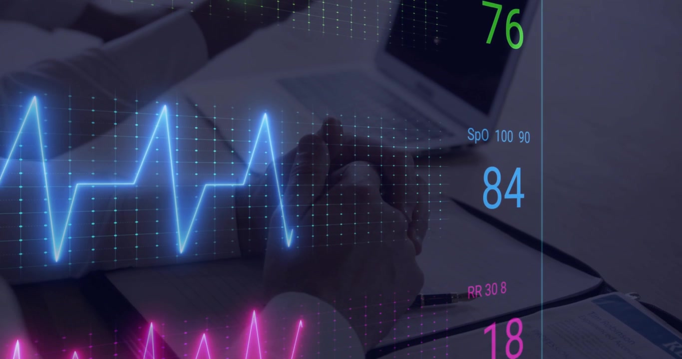 Operatore sanitario che controlla i parametri vitali del paziente su interfaccia digitale
