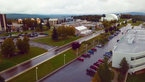 4K-Drohnenvideo-Des-Museum-Of-The-North-Auf-Dem-Campus-Der-University-Of-Alaska-Fairbanks,-Ak-Während-Eines-Sommertages