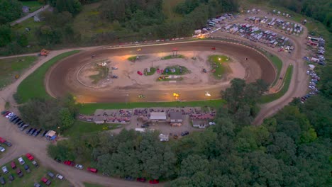 vista aérea de un avión no tripulado de la pista de carreras de penn can en susquehanna, pensilvania.