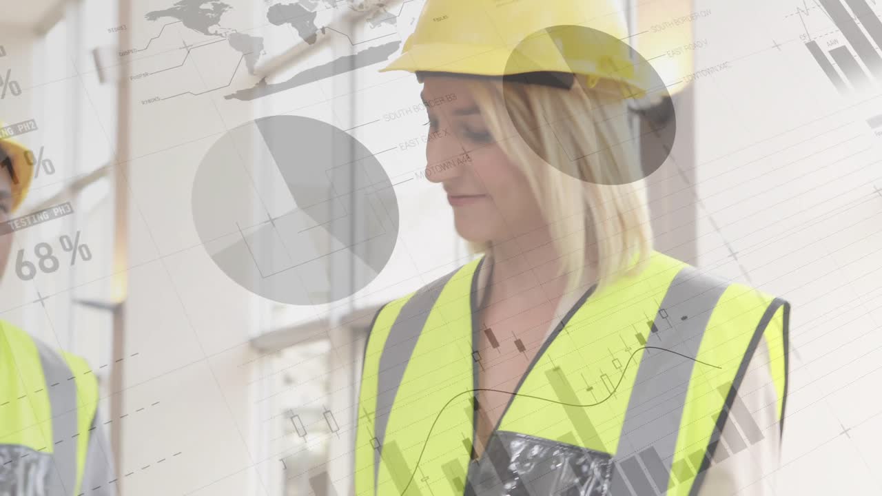 arquitectos revisando los planes de construcción 4k