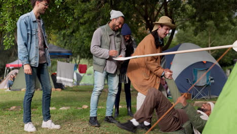 fiesta, limbo y amigos jugando un juego con la barra