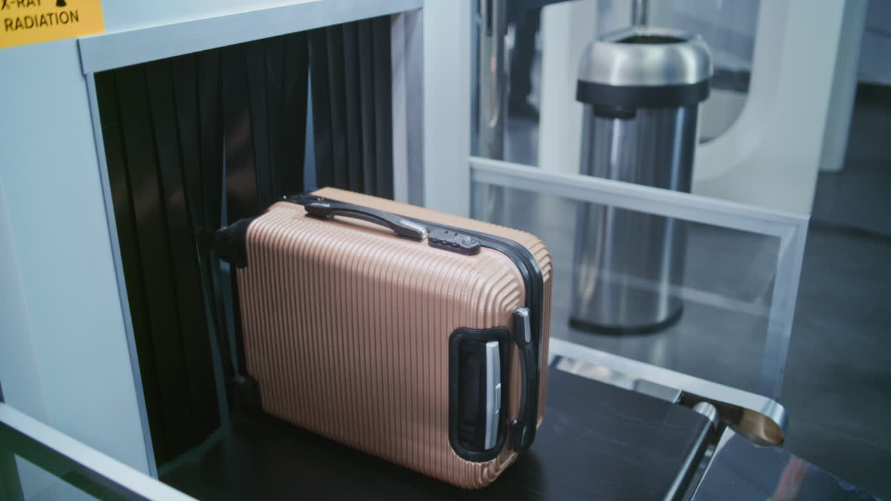 공항 보안 스레이 검사