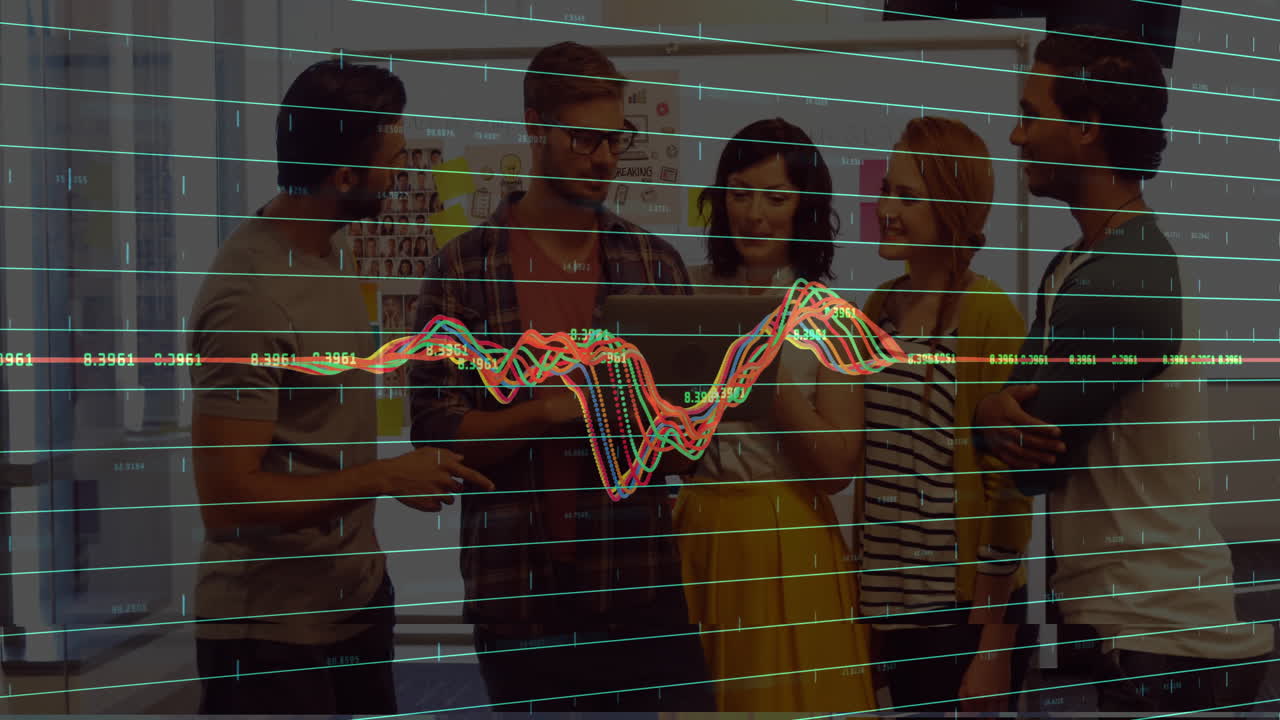 animação do processamento de dados financeiros sobre diversos empresários no escritório