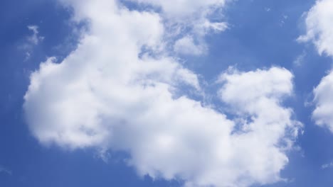 hermoso burbujeo de nubes de masa