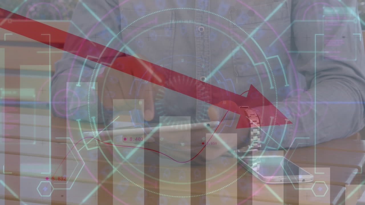 태블릿을 사용하는 사업가에 대한 빨간 화살표와 통계 처리 애니메이션