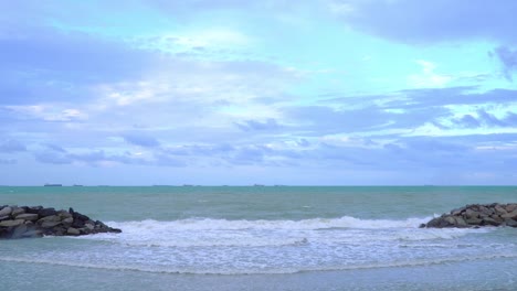 waves in small beaches at sangchan beach