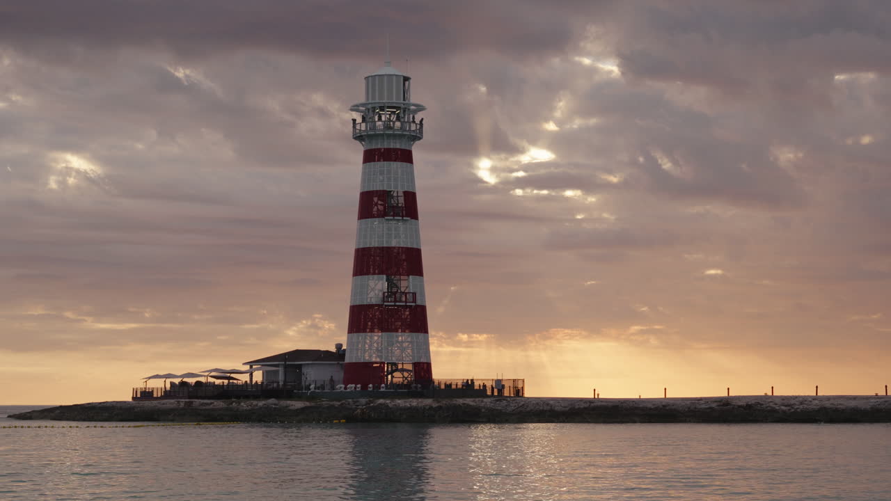 등대 에서 해가 지는 것