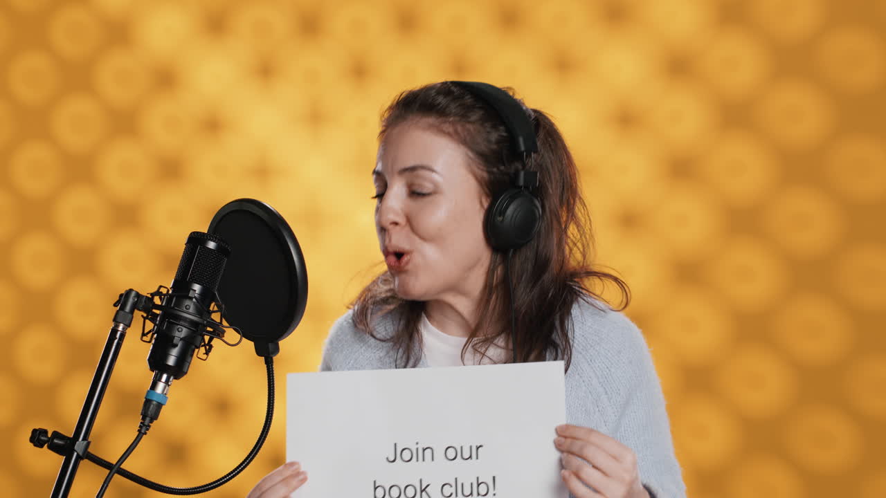 독서와 세계 책의 날을 홍보하는 행복한 콘텐츠 제작자, 스튜디오 배경