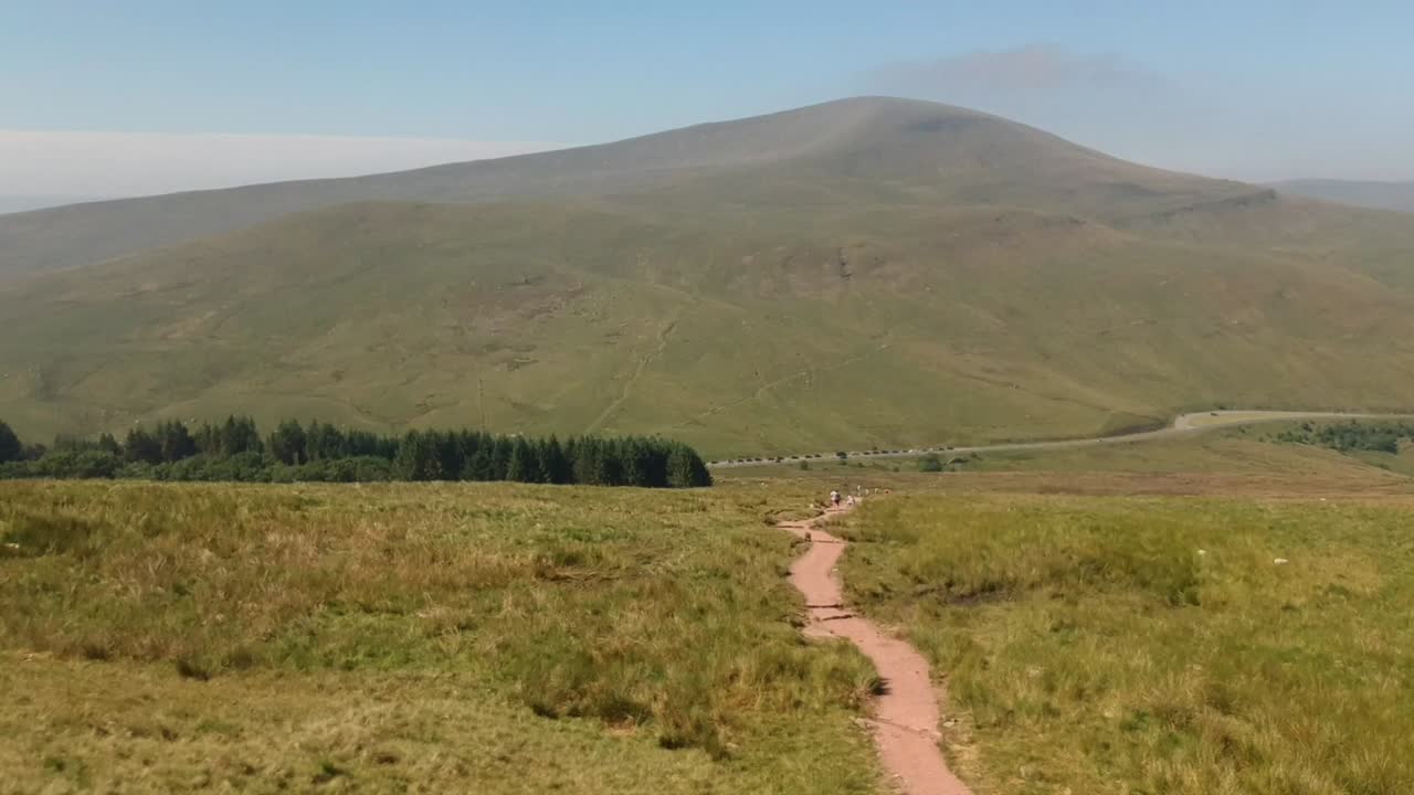 Hiking through Brecon Beacons