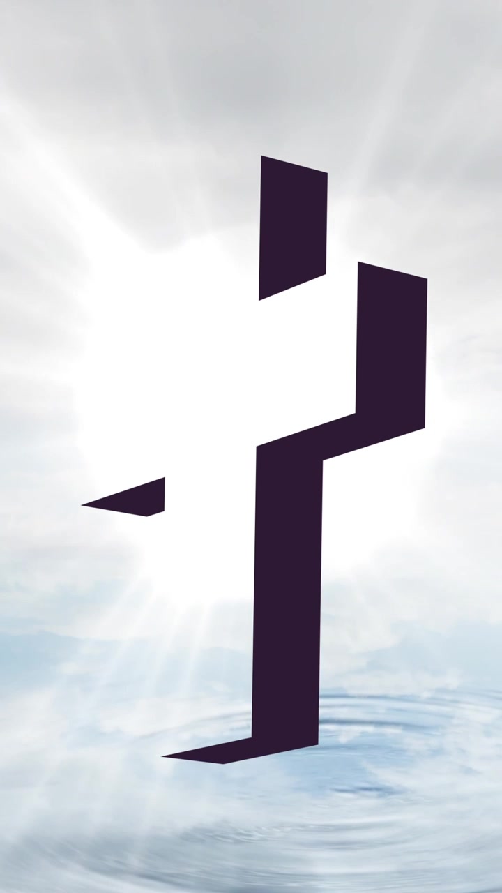 Animazione di croce cristiana su raggi di sole e cielo nuvoloso