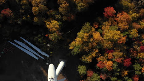 Autumn-colours-windmill-turbine-clean-energy-plant