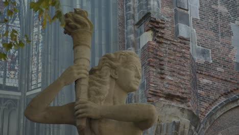 Close-up-of-Utrecht-resistance-world-war-2-memorial-in-Utrecht-city,-the-Netherlands