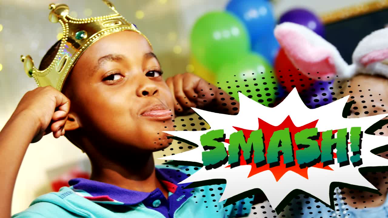 왕관을 입고 귀를 들고 있는 소년을 상대로 음성 거품에 대한 텍스트를 분쇄