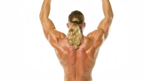 hombre musculoso haciendo ejercicio