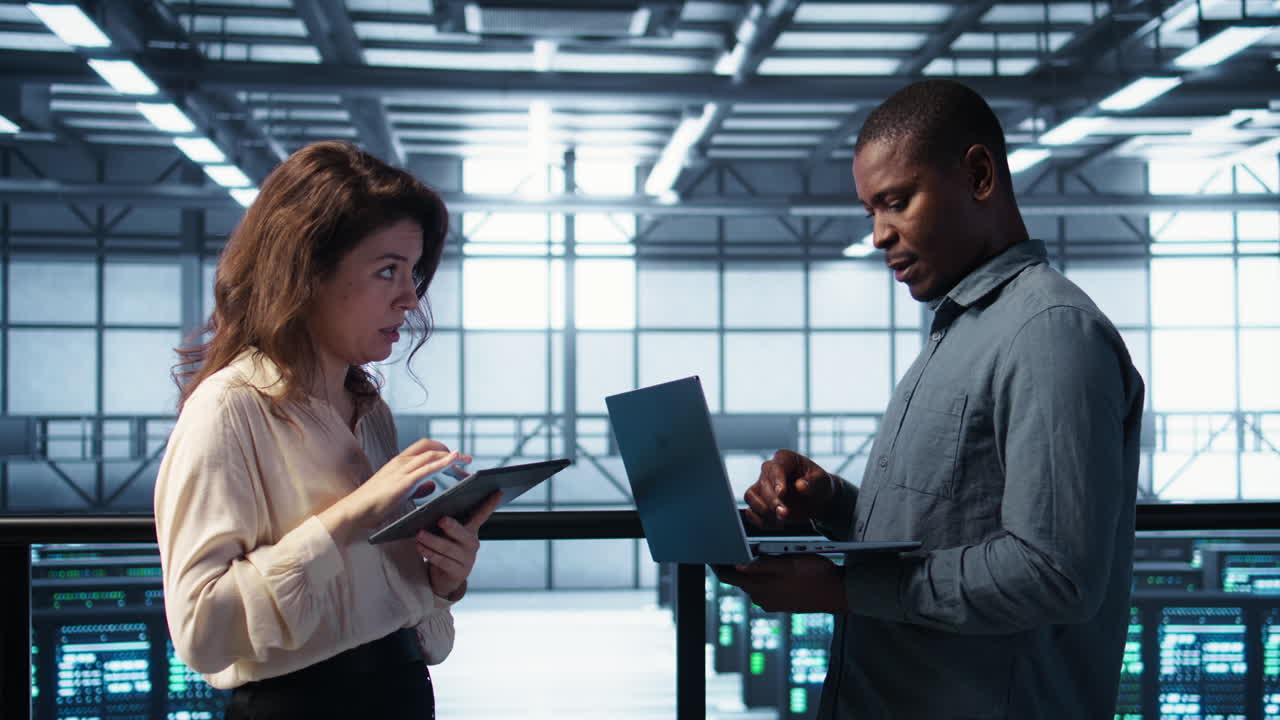 Server farm workers using devices to perform vulnerability scans