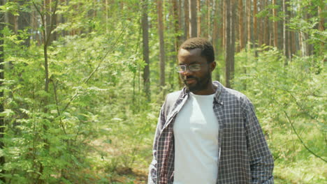 ecologist bringing papers to co-worker