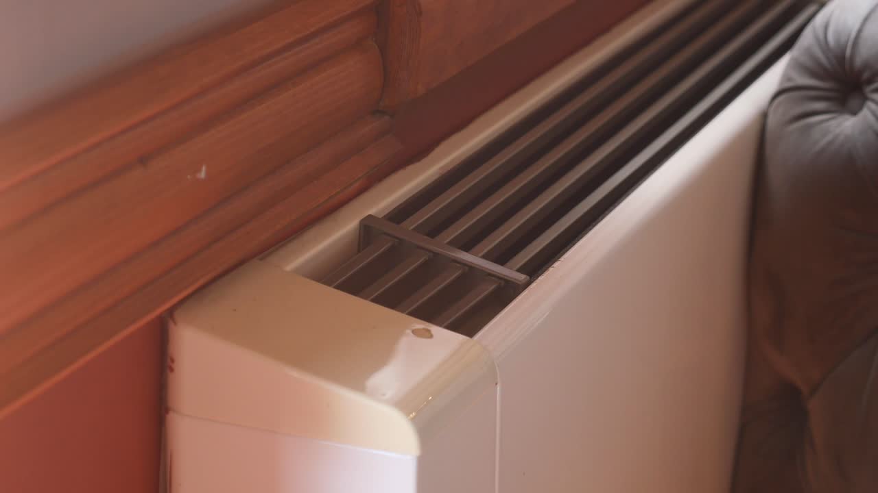 방 에 있는 색 라디에이터