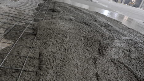 vertido de hormigón en un sitio de construcción