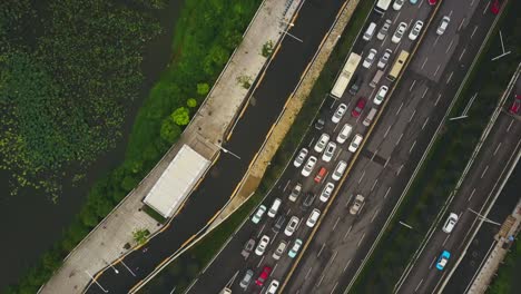 hora del día paisaje de la ciudad de wuhan tráfico carretera superior vista aérea del lago 4k china