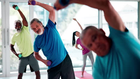 clase de acondicionamiento físico para personas mayores