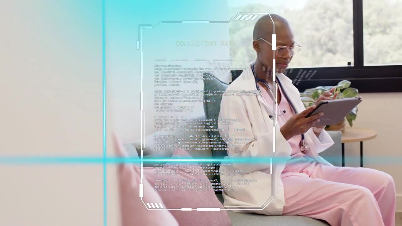 Clinico anziano che tocca il tablet in clinica, avviando linee di scansione HUD scorrevoli e raccogliendo dati