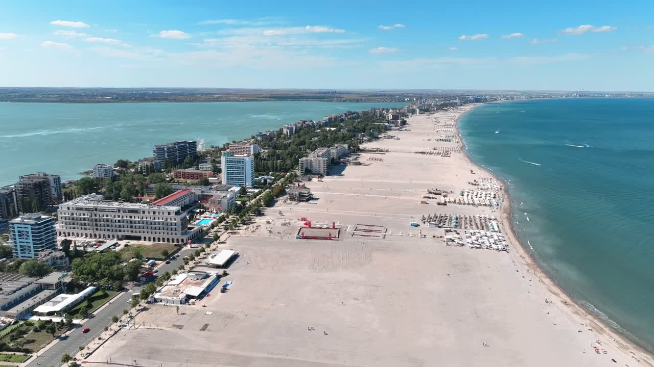 imágenes aéreas de la playa de mamaia, constanta, rumania