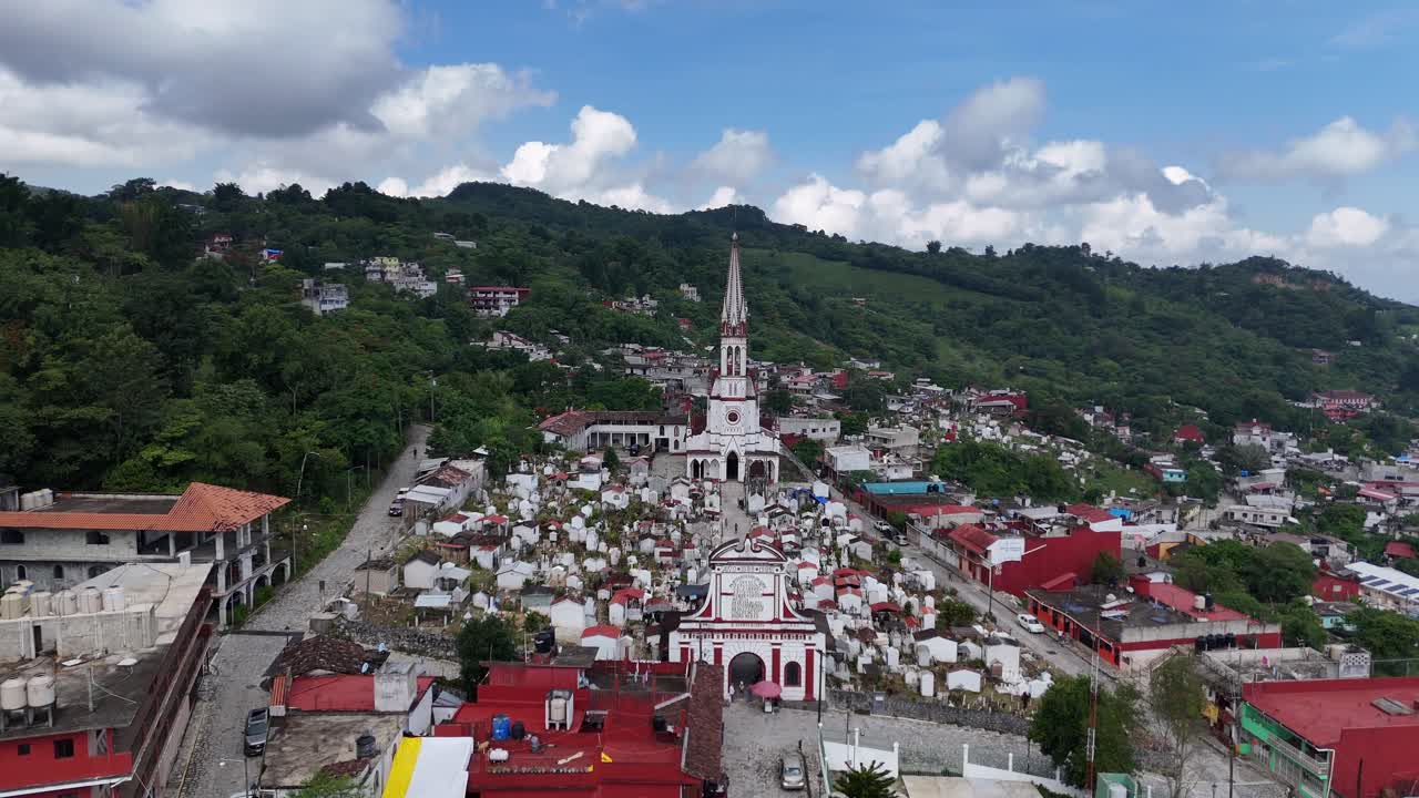 Villaggio messicano di Cuetzalan a Puebla. Vista aerea diurna