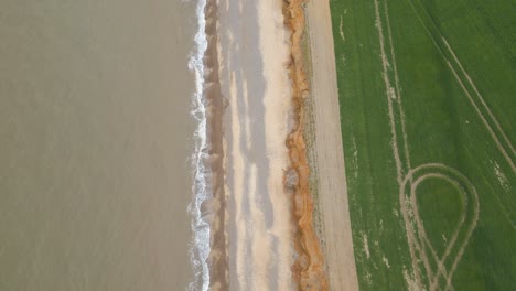 Top-view-of-vacant-Kessingland-Beach-during-daytime-in-Suffolk,-England