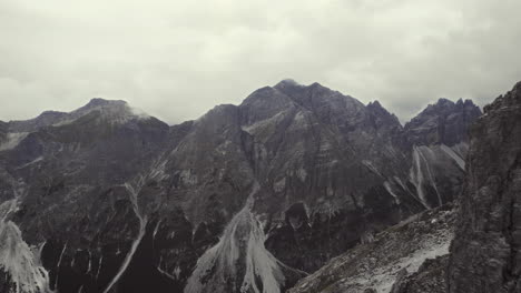 Schöne-Antenne-Der-Alpinen-Berge-11er-2