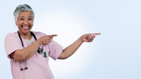 médico feliz señalando a la presentación