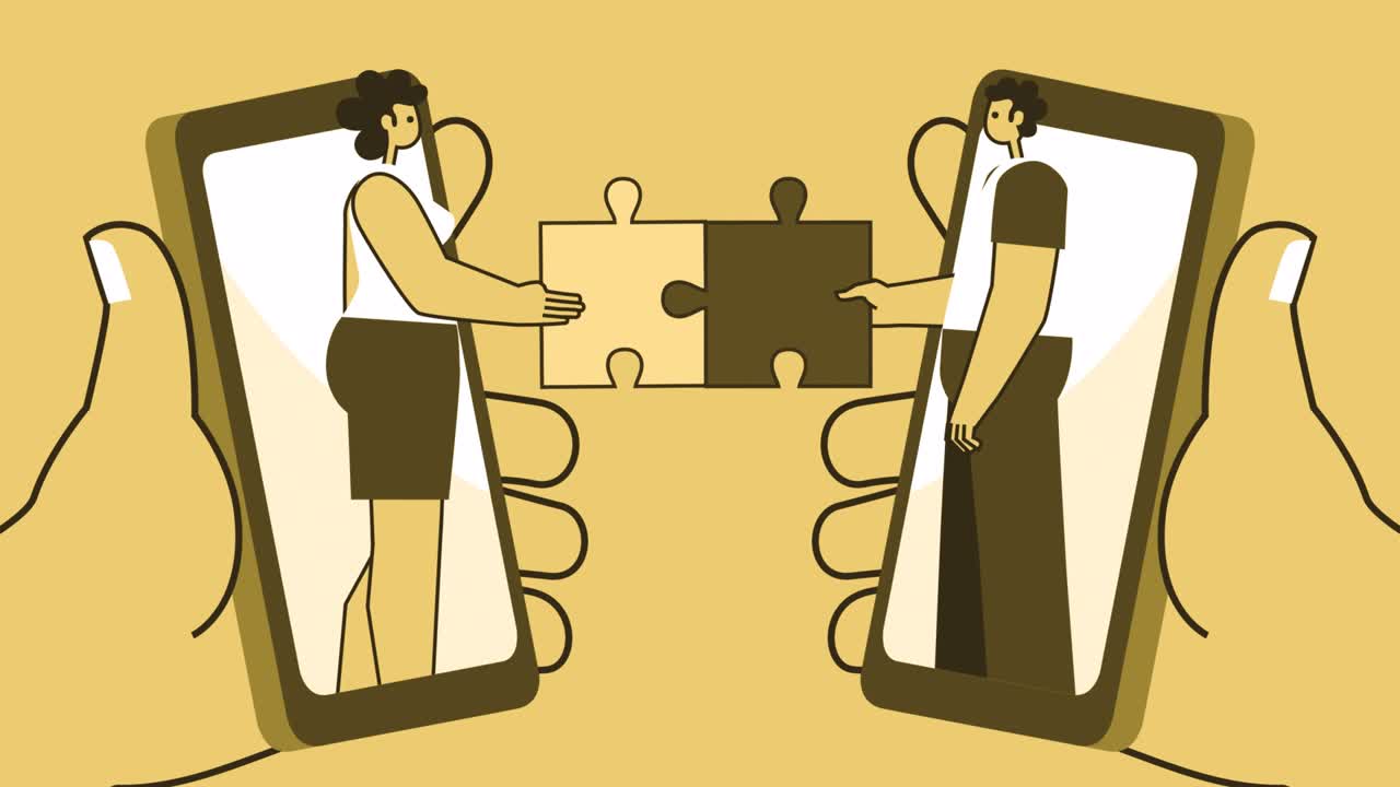 estilo amarillo hombre y mujer personajes planos juntan rompecabezas en línea desde teléfonos inteligentes. concepto de trabajo en equipo de negocios. animación de bucle aislado