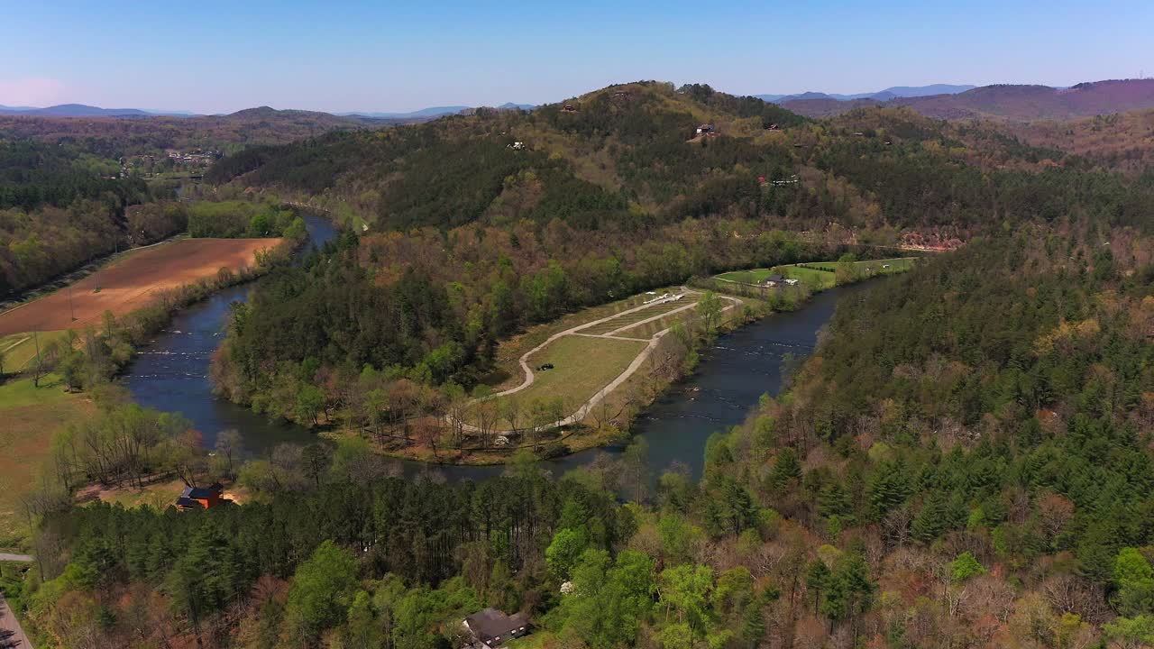 río en forma de horquilla