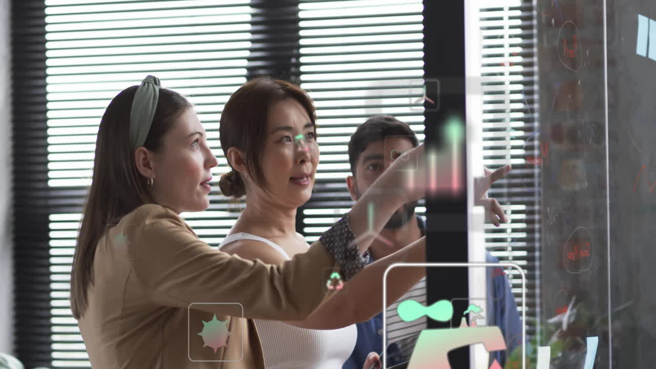 사무실에서 이야기하는 다양한 동료들에 대한 생태학 아이콘의 애니메이션