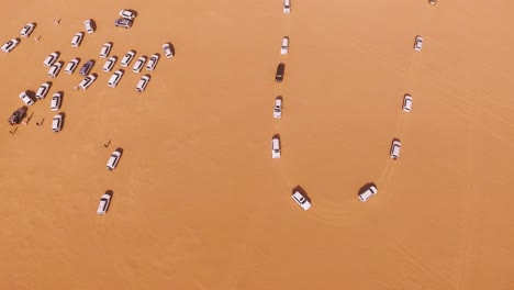 coches en el desierto