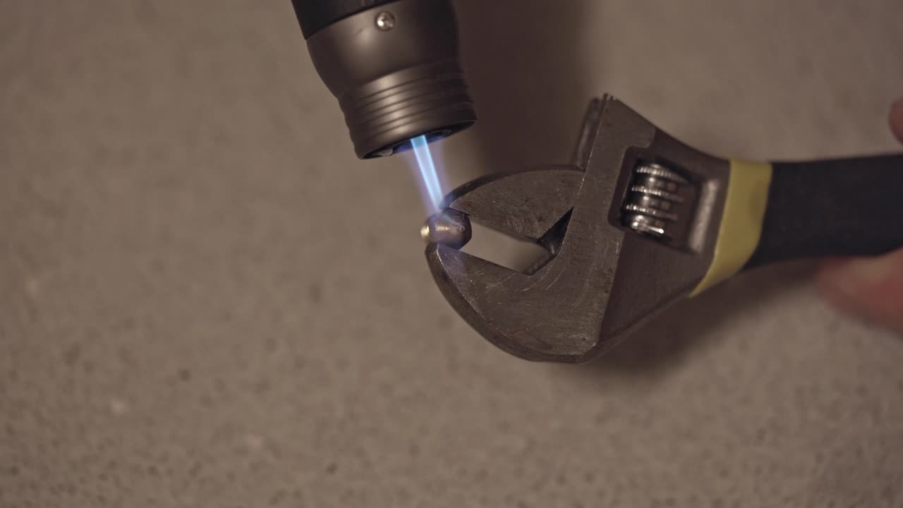 그것을 태워 d 인쇄 노즐 청소