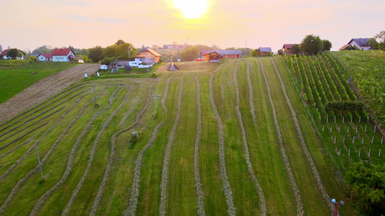 sv 지방 자치구의 스키 리조트인 hranjigovci의 놀라운 항공 4k 드론 영상