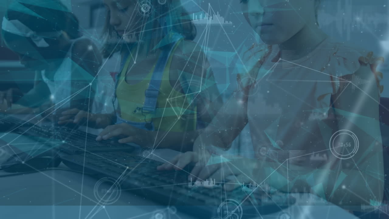 컴퓨터를 사용하는 다양한 비즈니스 사람들에 대한 데이터 처리의 애니메이션