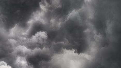 the-Power-and-Majesty-of-Thunderstorms-4k