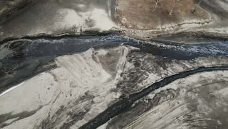 aerial descend on the conversion of two stream channels in dried reservoir pond